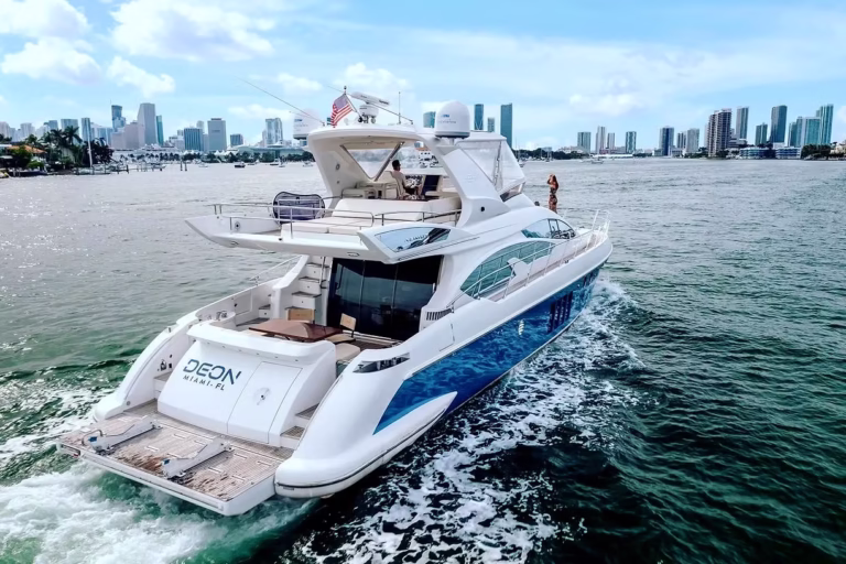 Azimut boat rentals in Miami